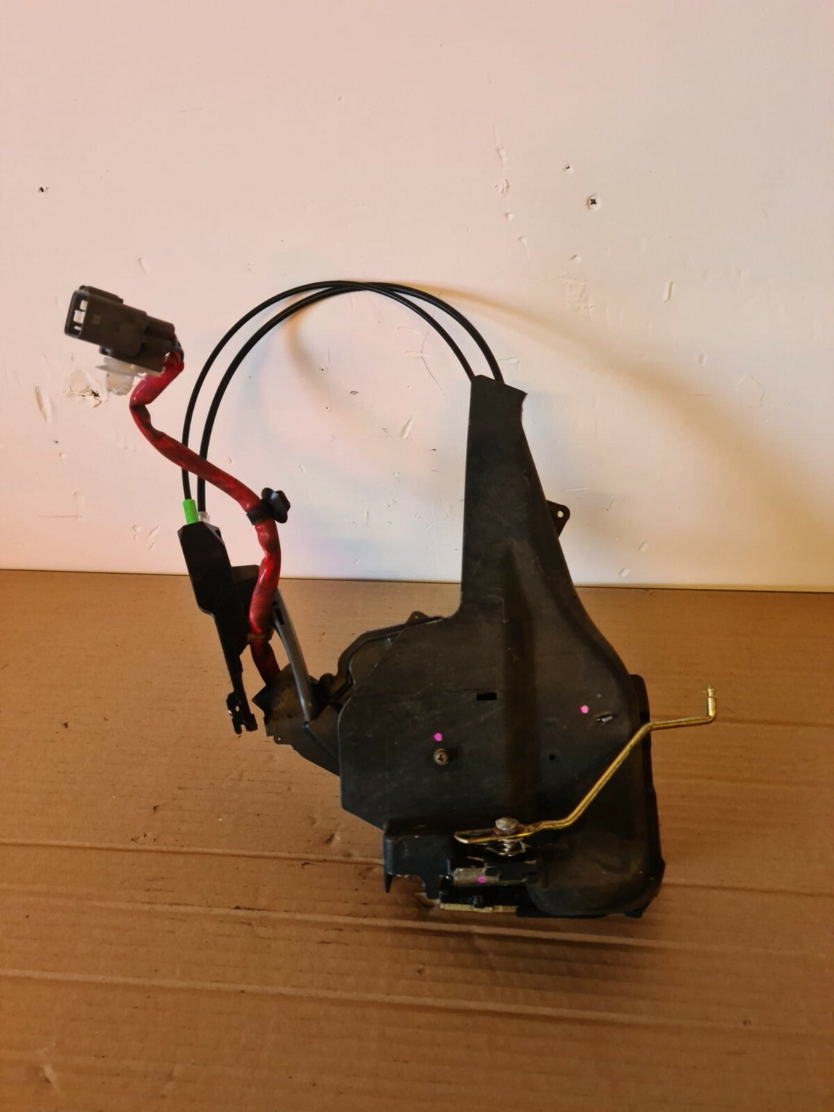 TOYOTA RAV 4 NSR DOOR LOCK CATCH 2000-2004 035DR