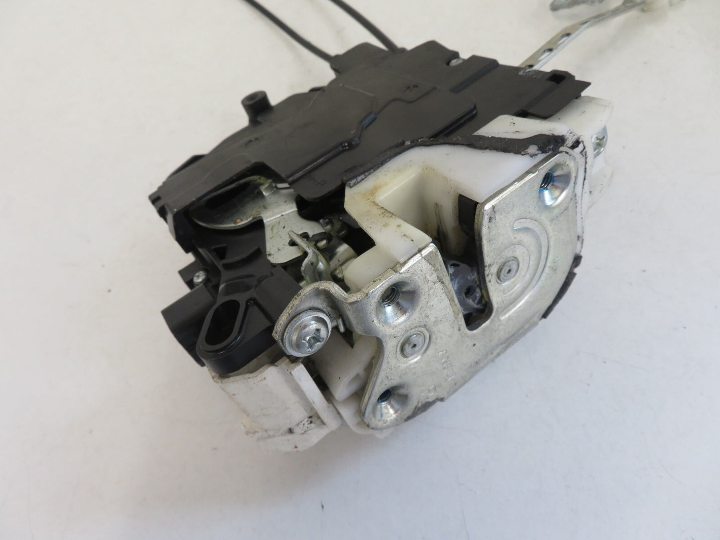 PEUGEOT 4007 OSF DOOR LOCK CATCH 2007-2012 1603-10