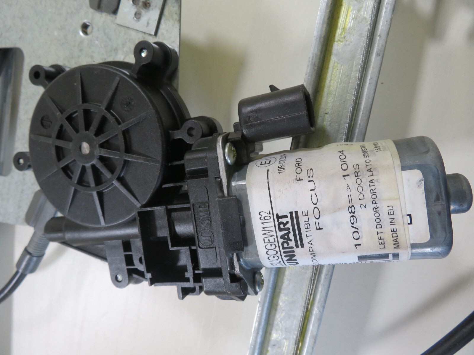 NSF LH PASSENGER WINDOW REGULATOR MOTOR FOR FORD FOCUS 1998-2004 UNIPART