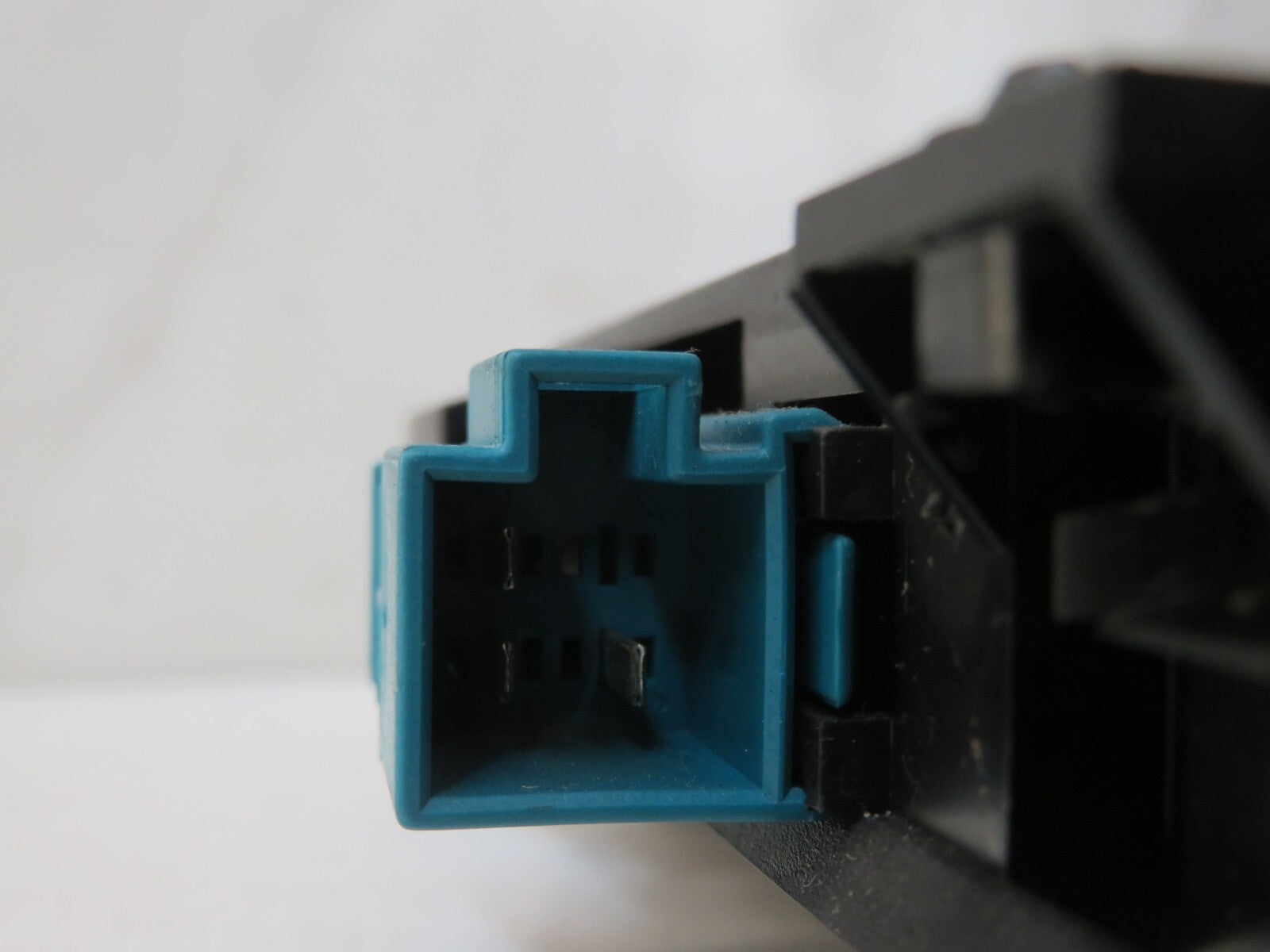 MERCEDES S CLASS W220 CENTRE CONSOLE ASHTRAY 2206800252 1998-2005 A1415-2