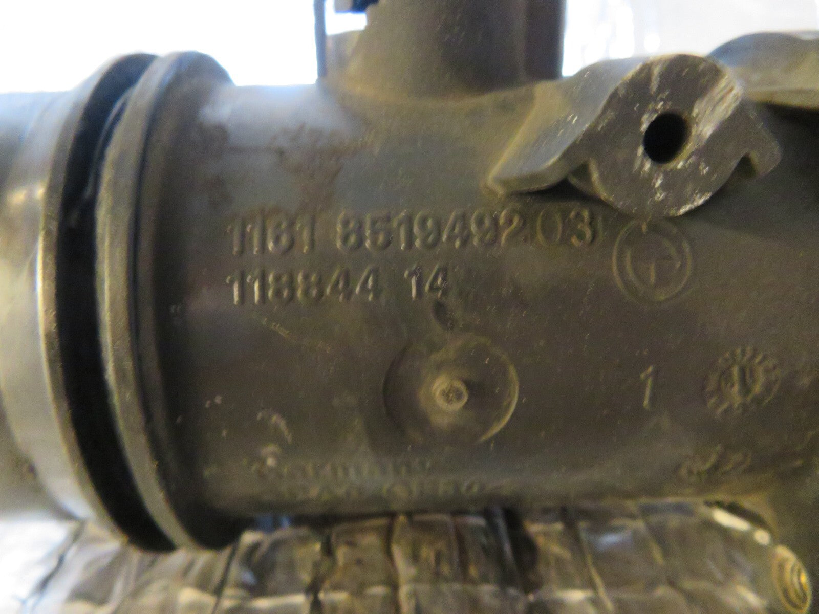 BMW 1 SERIES F20 118D AIR FLOW METER 8519492 2011-2015