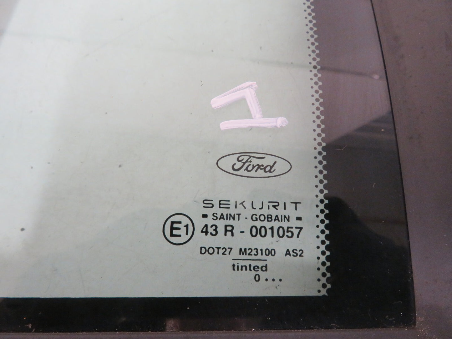 FORD MONDEO MK3 ESTATE NS PASSENGER REAR QUARTER GLASS WINDOW 2001-2007 MX1520-1