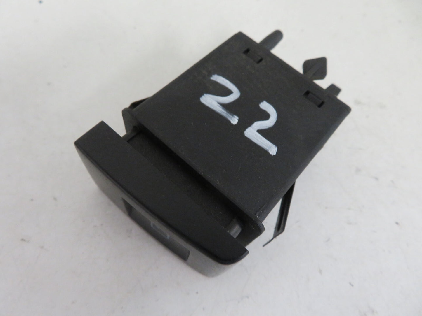 VOLKSWAGEN VW BEETLE REAR WINDSCREEN DEMIST SWITCH 1C0959621 1999-2005 AMS-22