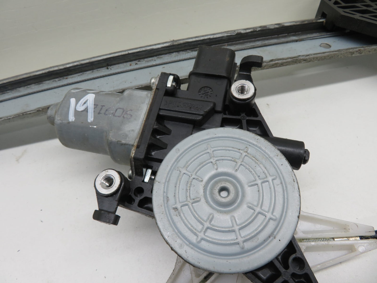 SUBARU FORESTER NSF PASSENGER FRONT WINDOW REGULATOR 2008-2013 A601-19