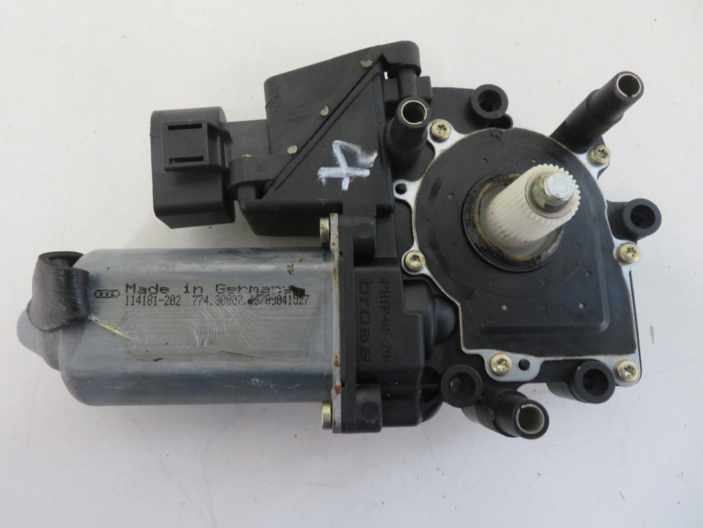 AUDI A8 D2 NSF PASSENGER WINDOW MOTOR 119021-113 1998-2002 1426-4