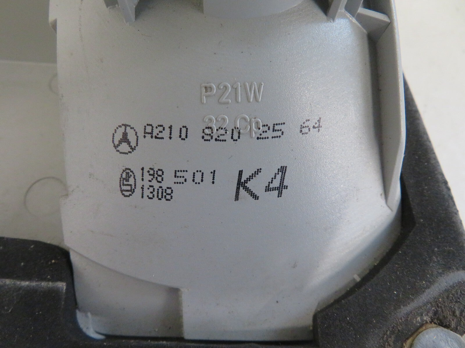 MERCEDES E CLASS W210 NSR PASSENGER REAR TAIL LIGHT 1995-2002 1624-4