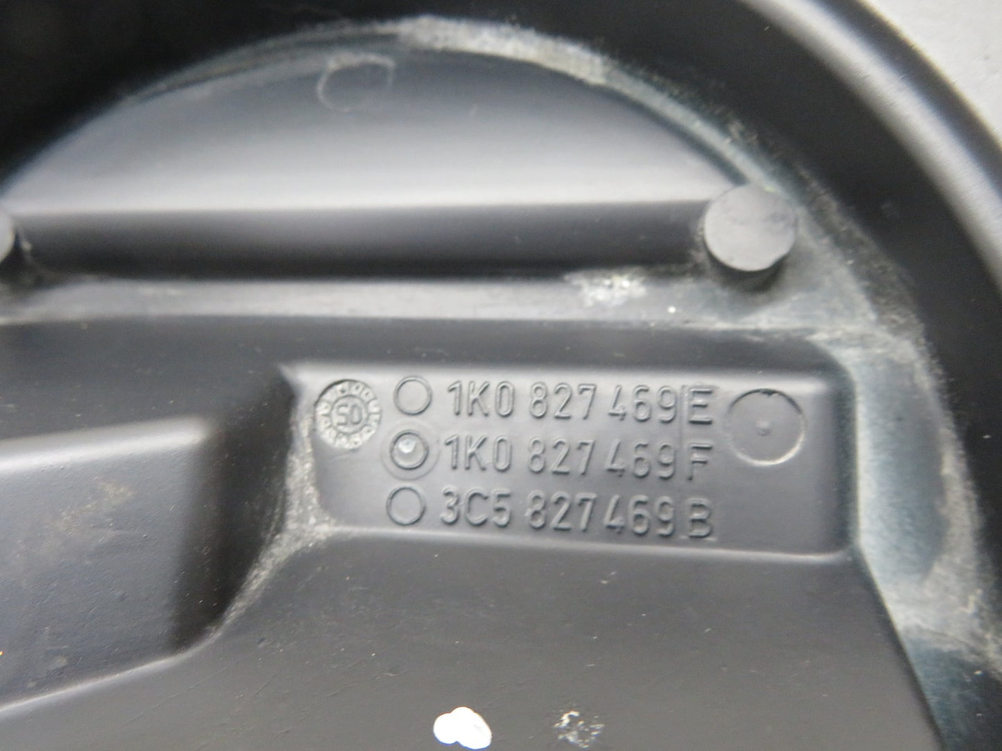 VW GOLF MK6 REAR BOOT HANDLE SWITCH 1K0827469E 2009-2013 1500-9