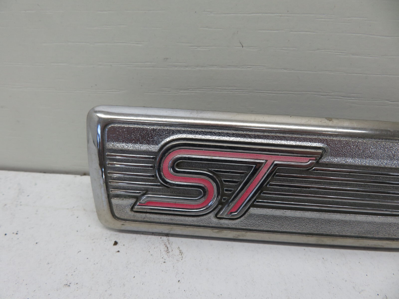 FORD FOCUS ST PASSENGER SIDE NS CHROME WING TRIM 6M5Y-16098-AC 2006-2010 1299-6