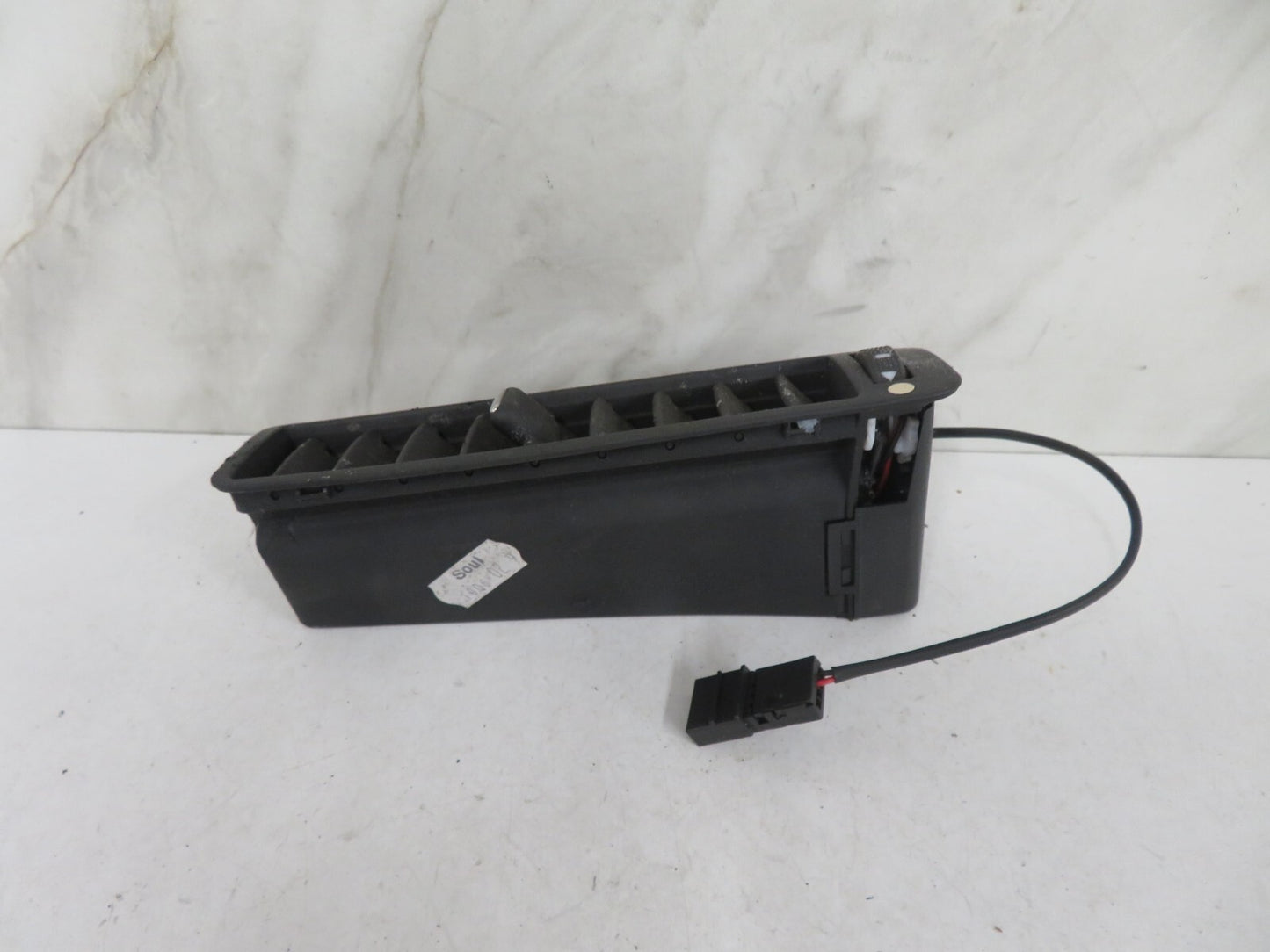 AUDI A8 D2 OSR REAR AIR VENT 4D0819704K 1998-2002 A1652-16