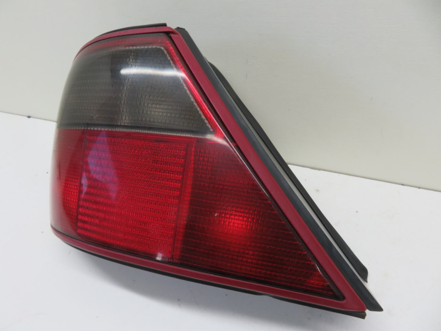 JAGUAR XJR NS PASSENGER REAR TAIL LIGHT (SEE PHOTOS) 1994-2001