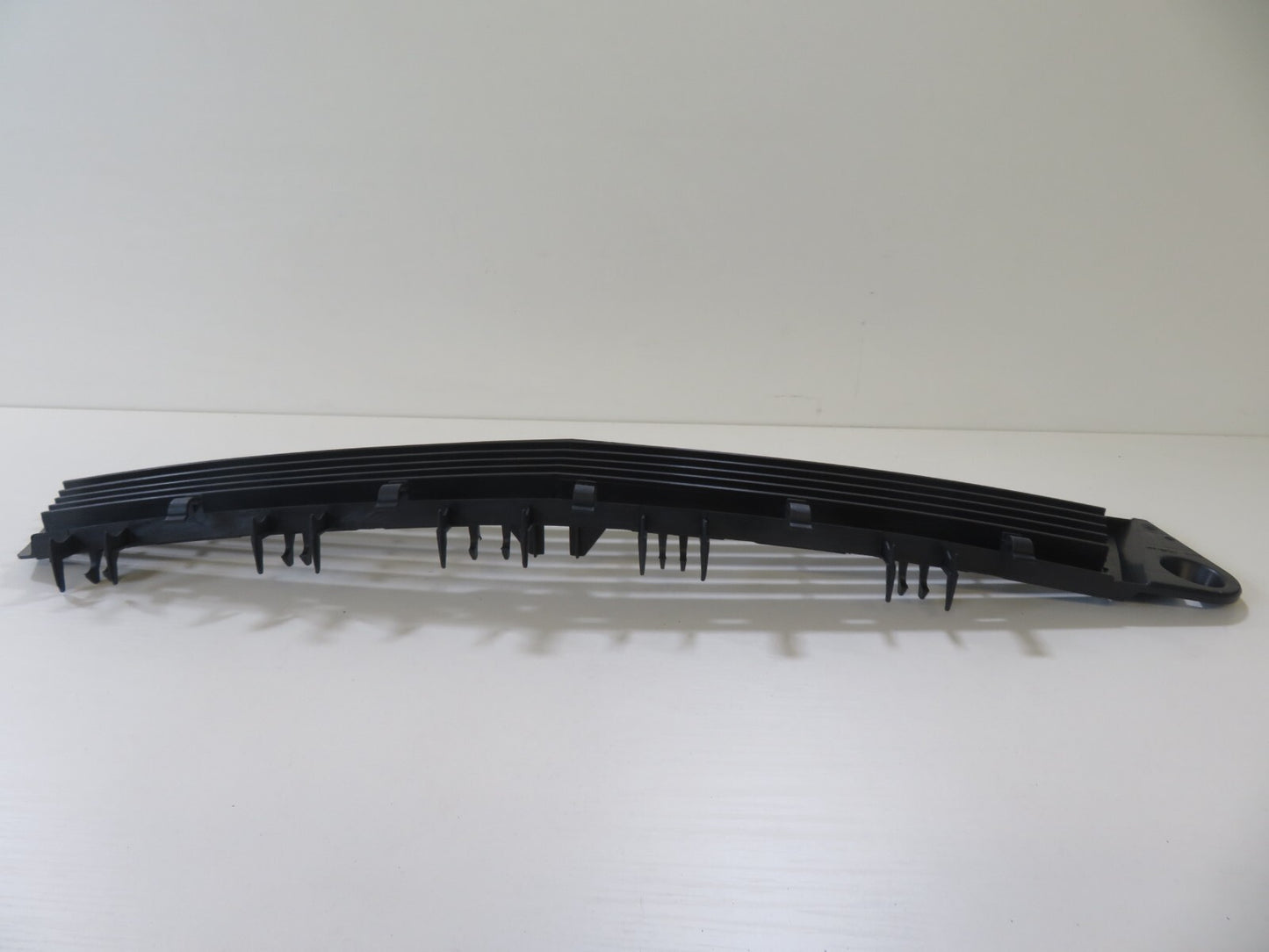 FRONT GRILLE FOR VAUXHALL VECTRA FOR YEARS 2002-2005