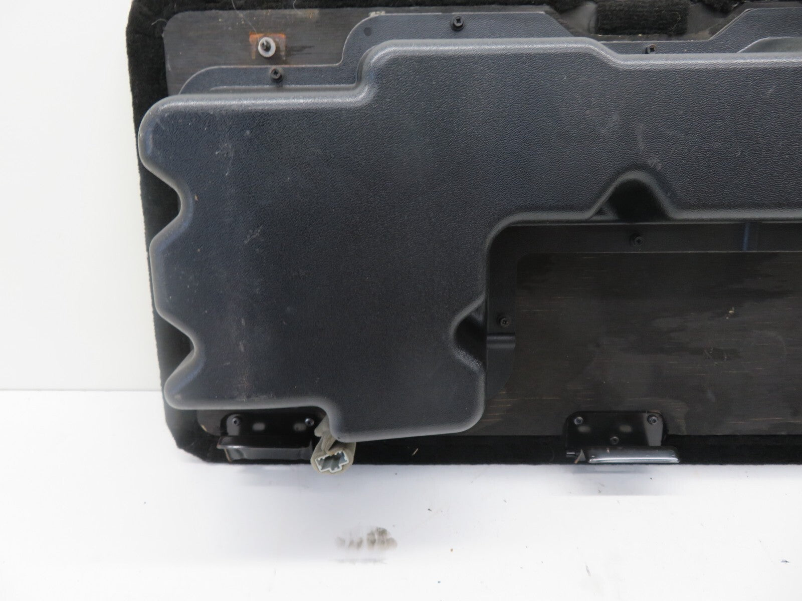 LAND ROVER FREELANDER 1 REAR BOOT SUBWOOFER BOOT FLOOR HARMON KARDON 1997-2006