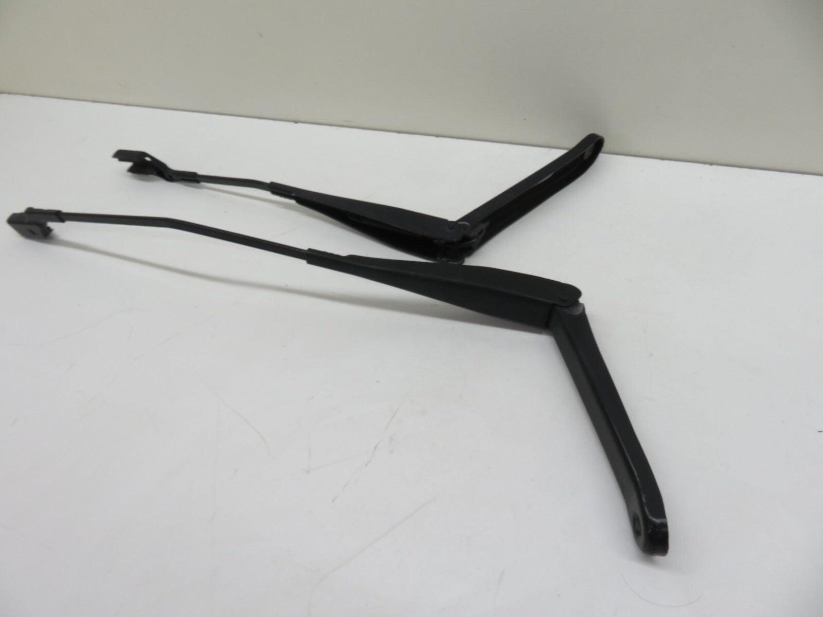 FORD FIESTA MK7 ST180 FRONT WIPER ARMS PAIR 2013-2017 1546-1
