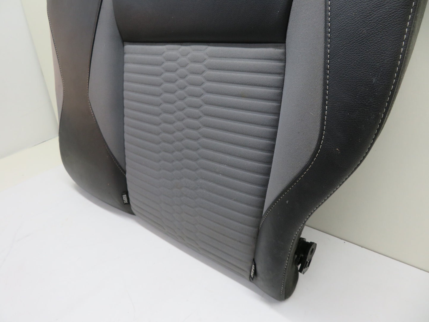 FORD FIESTA MK7 ST180 NS PASSENGER REAR SEAT BACK REST (SEE PHOTOS) 2013-2017