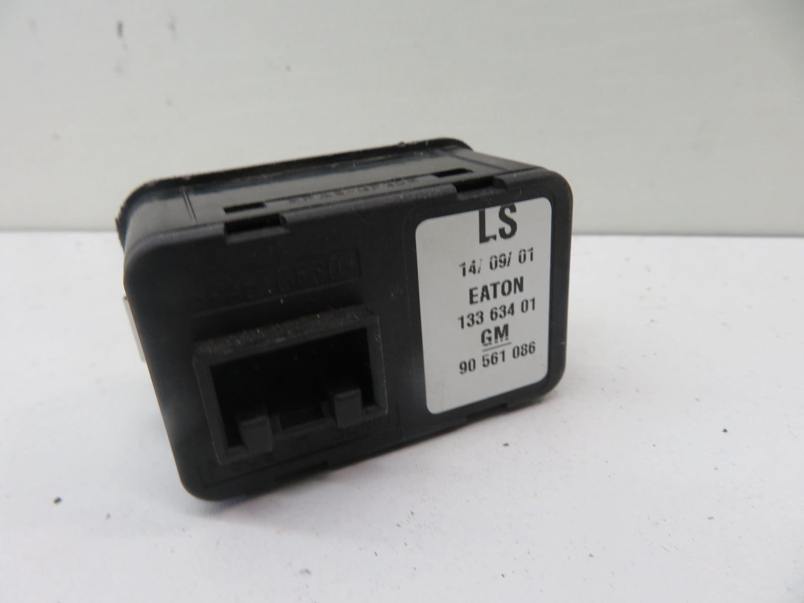 VAUXHALL ZAFIRA A  OS DRIVER WINDOW SWITCHES 90561086 1999-2005 1353-9