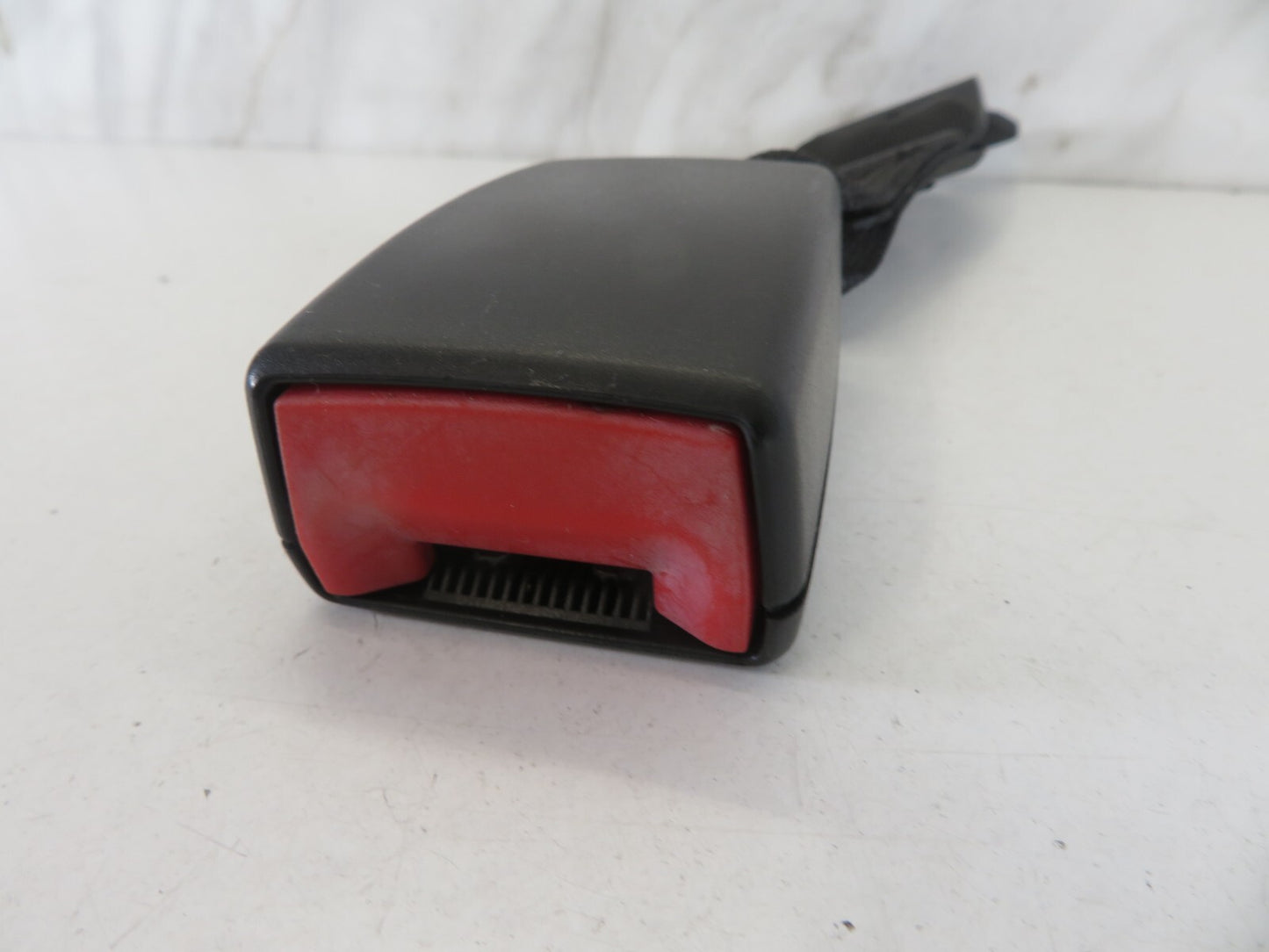 BMW 1 SERIES E88 REAR SEAT BELT BUCKLE 6038539 2007-2013 A1119-11