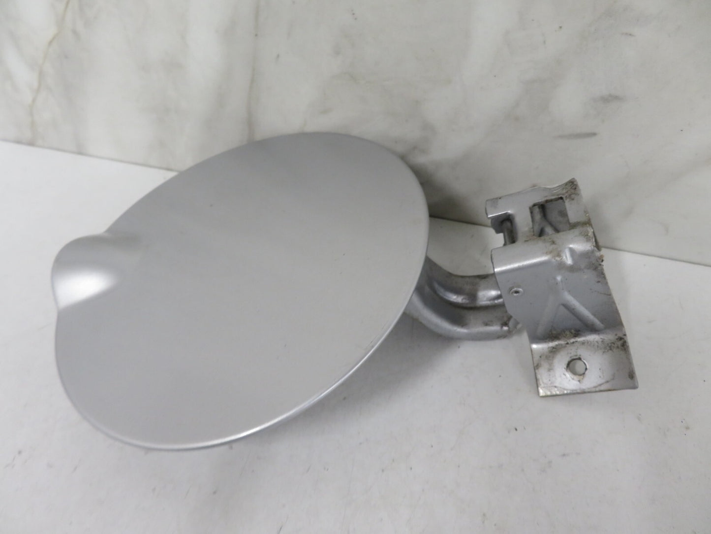 SAAB 93 9-3 FUEL TANK DOOR FLAP 5190962 1998-2001 1617-9