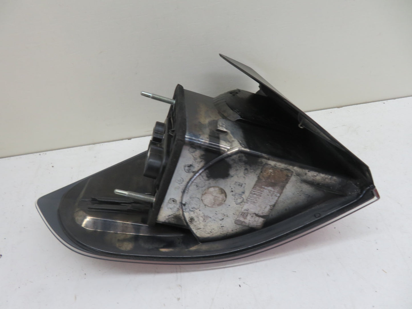 FORD S MAX OSR REAR DRIVER OUTER TAIL LIGHT 2006-2010 1302-3