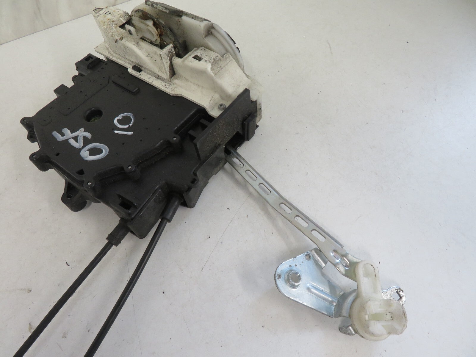 PEUGEOT 4007 OSF DOOR LOCK CATCH 2007-2012 1603-10