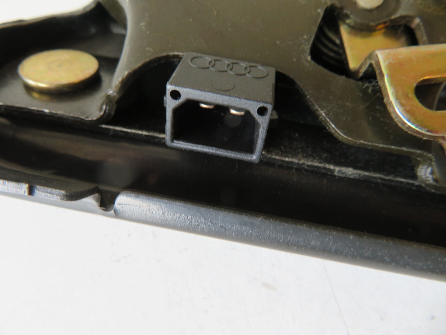 AUDI TT MK1 TAILGATE BOOT LOCK CATCH 8N0827505 1998-2006 AMS1140