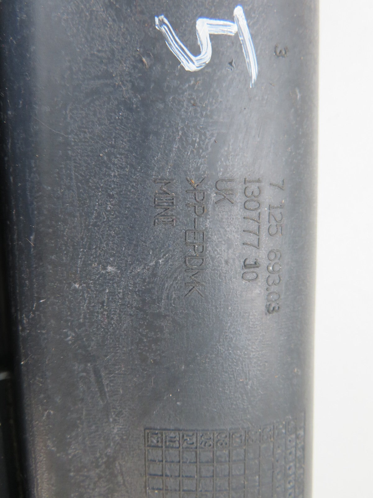 BMW MINI COOPER R50 R52 R53 RUBBER INSERT TRAY 7125693 2001-2006 1325-5