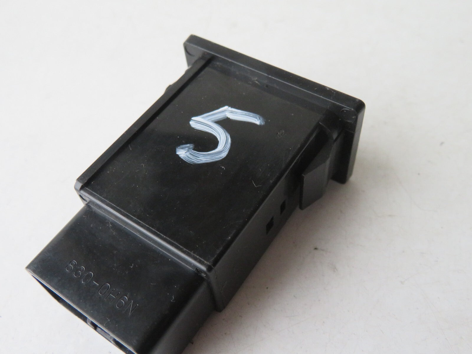 TOYOTA RAV 4 HAZARD SWITCH 1995-2000 A1437-5