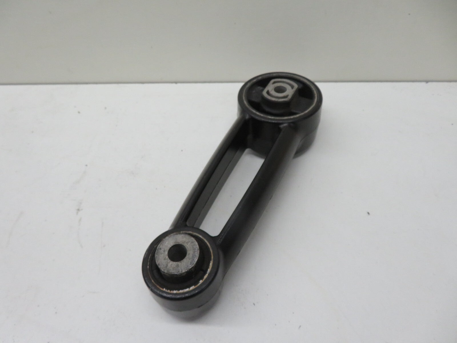 PORSCHE CAYENNE 955 UPPER ENGINE SUPPORT MOUNT 2003-2006 1718-15