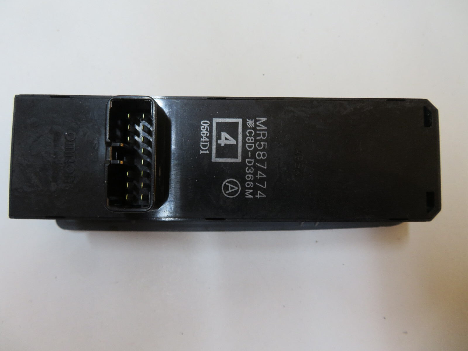 MITSUBISHI COLT OS DRIVER WINDOW SWITCHES MR587474 2002-2008 B7