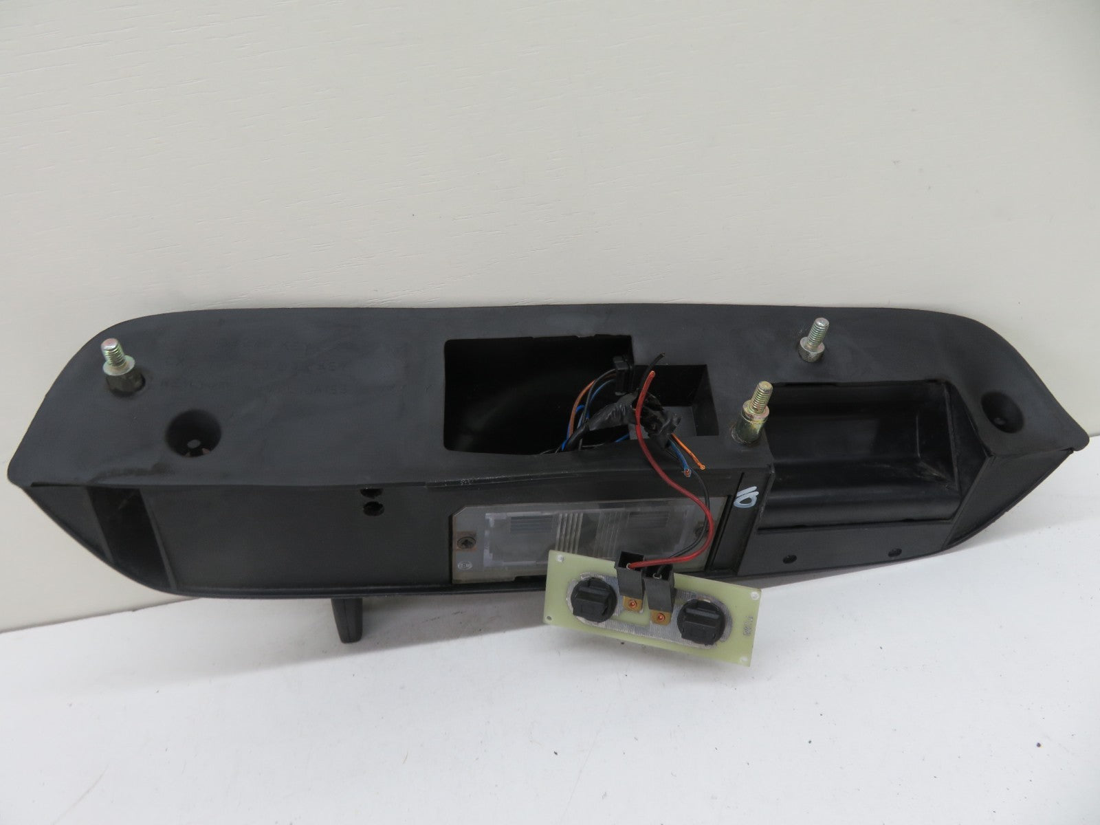 LAND ROVER FREELANDER 1 BOOT HANDLE SWITCH WITH KEY 2004-2006 1672-10