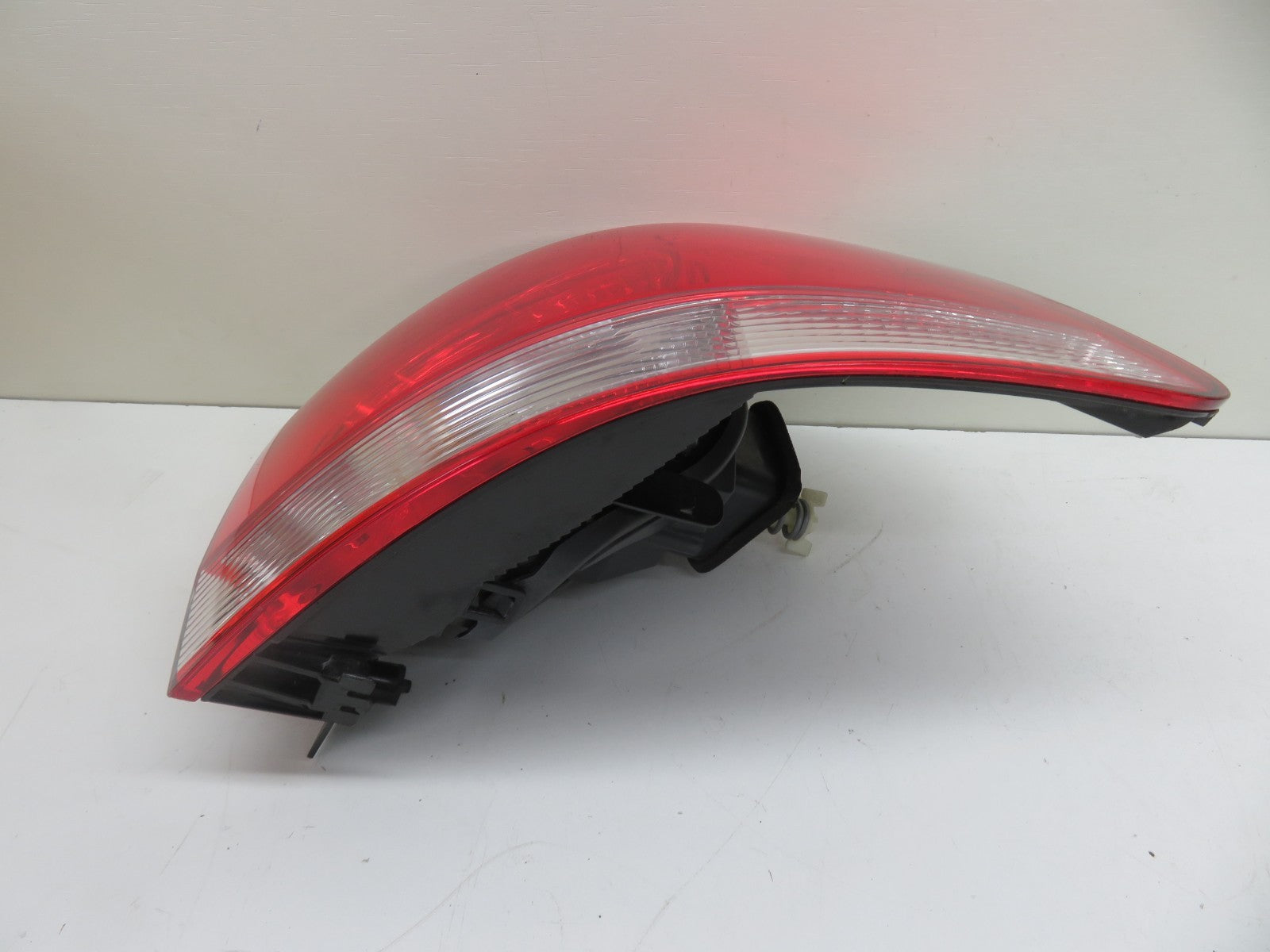 VW GOLF MK6 OS DRIVER REAR TAIL LIGHT CLUSTER 2009-2013 REF-4