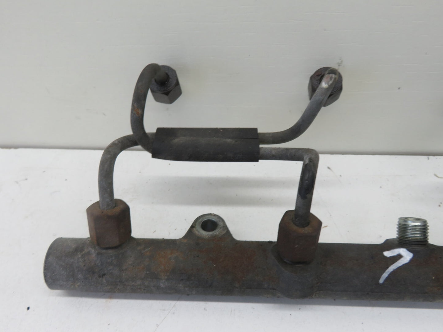 LAND ROVER FREELANDER 1 DIESEL FUEL INJECTOR RAIL WITH PIPES  1997-2006 1107-7