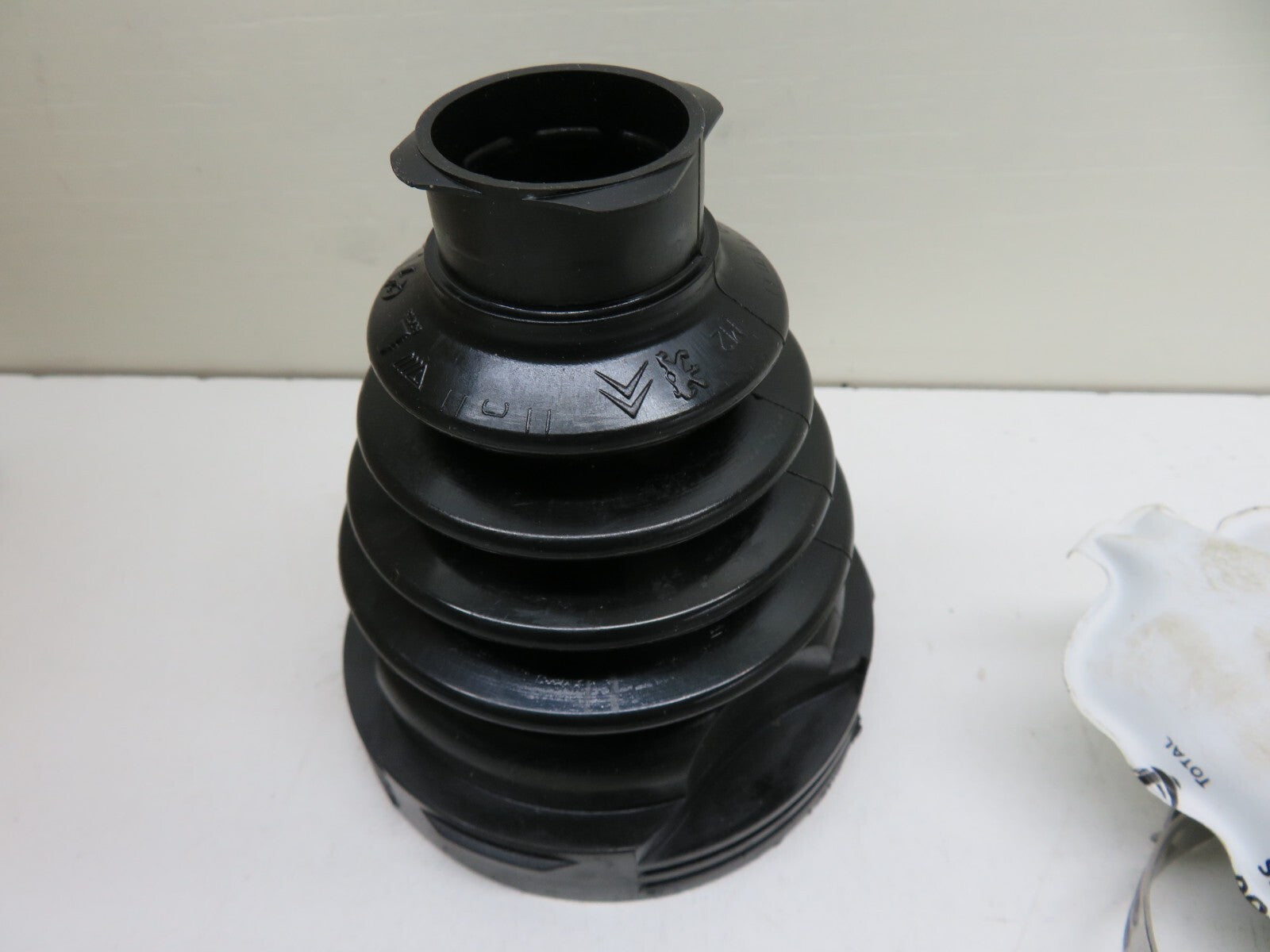 PSA PEUGEOT 2008 CV BOOT GENUINE 1611329180