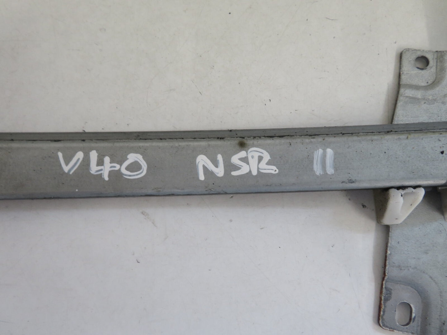 VOLVO V40 NSR PASSENGER REAR WINDOW REGULATOR 1995-2004 AMS-11