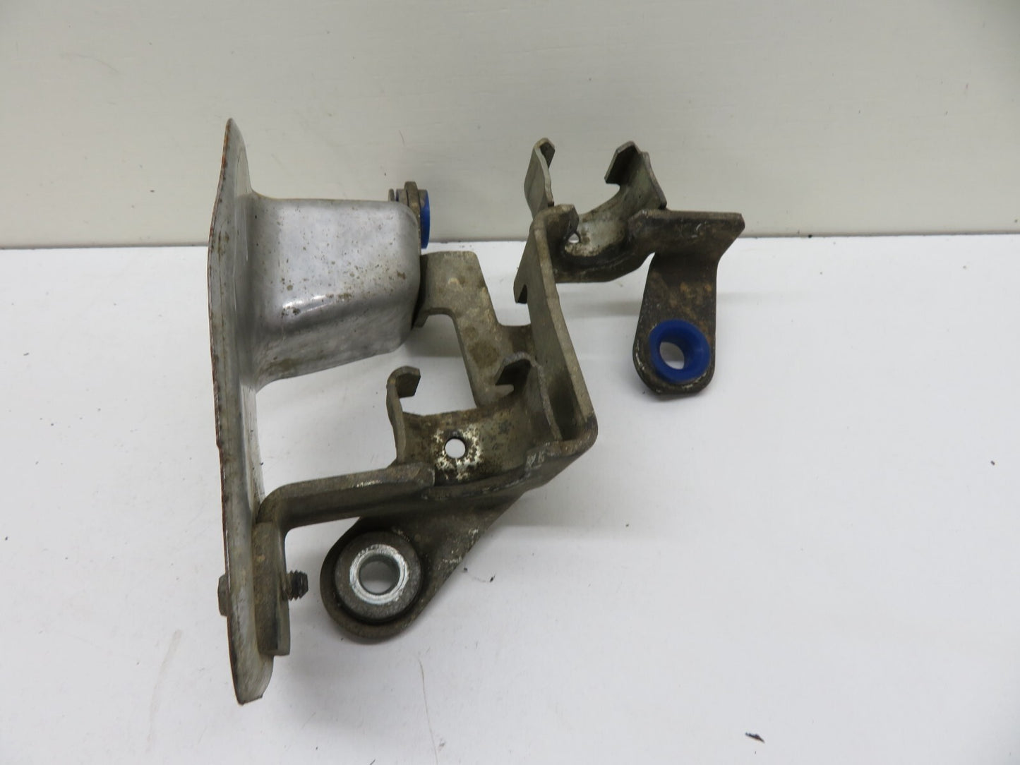 FORD FIESTA MK7 ST180 GEAR SELECTOR CABLE BRACKET HOLDER 2013-2017 1546-10