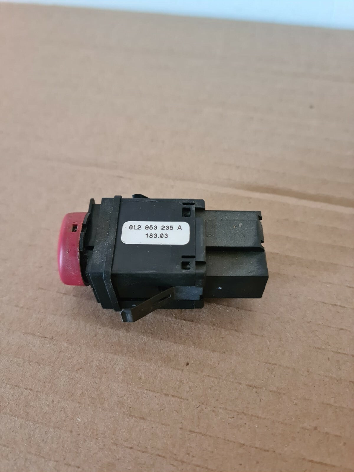 SEAT IBIZA 6L 1.2 HAZARD SWITCH 6L0953235A 2002-2007 HW63