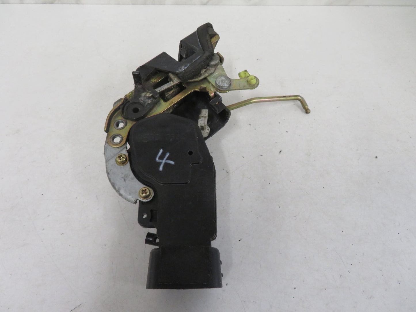 SUZUKI GRAND VITARA 5DR NSR PASSENGER REAR DOOR LOCK CATCH 1998-2005 1447-4