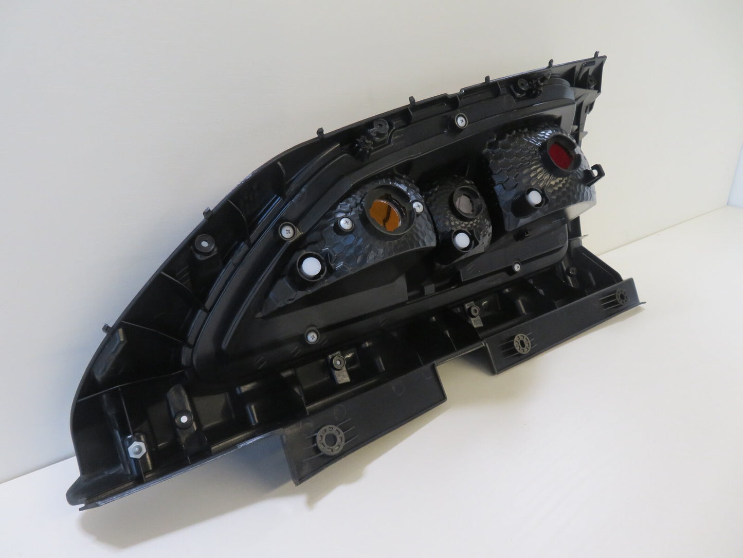 KIA SOUL NS PASSENGER REAR TAIL LIGHT TYC 11-11960-01-2 2009-2012