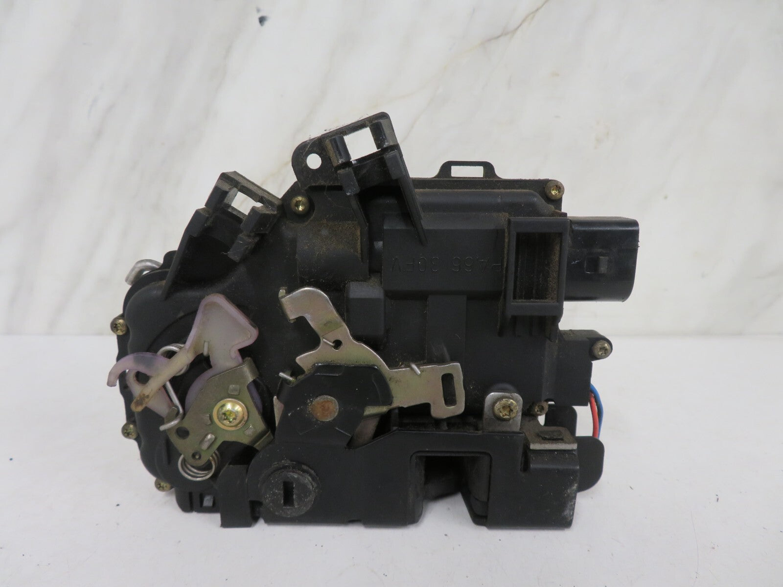 AUDI A6 ALL ROAD 1998-2003 NSR REAR DOOR LOCK CATCH 4B0839015G MIX1411-3