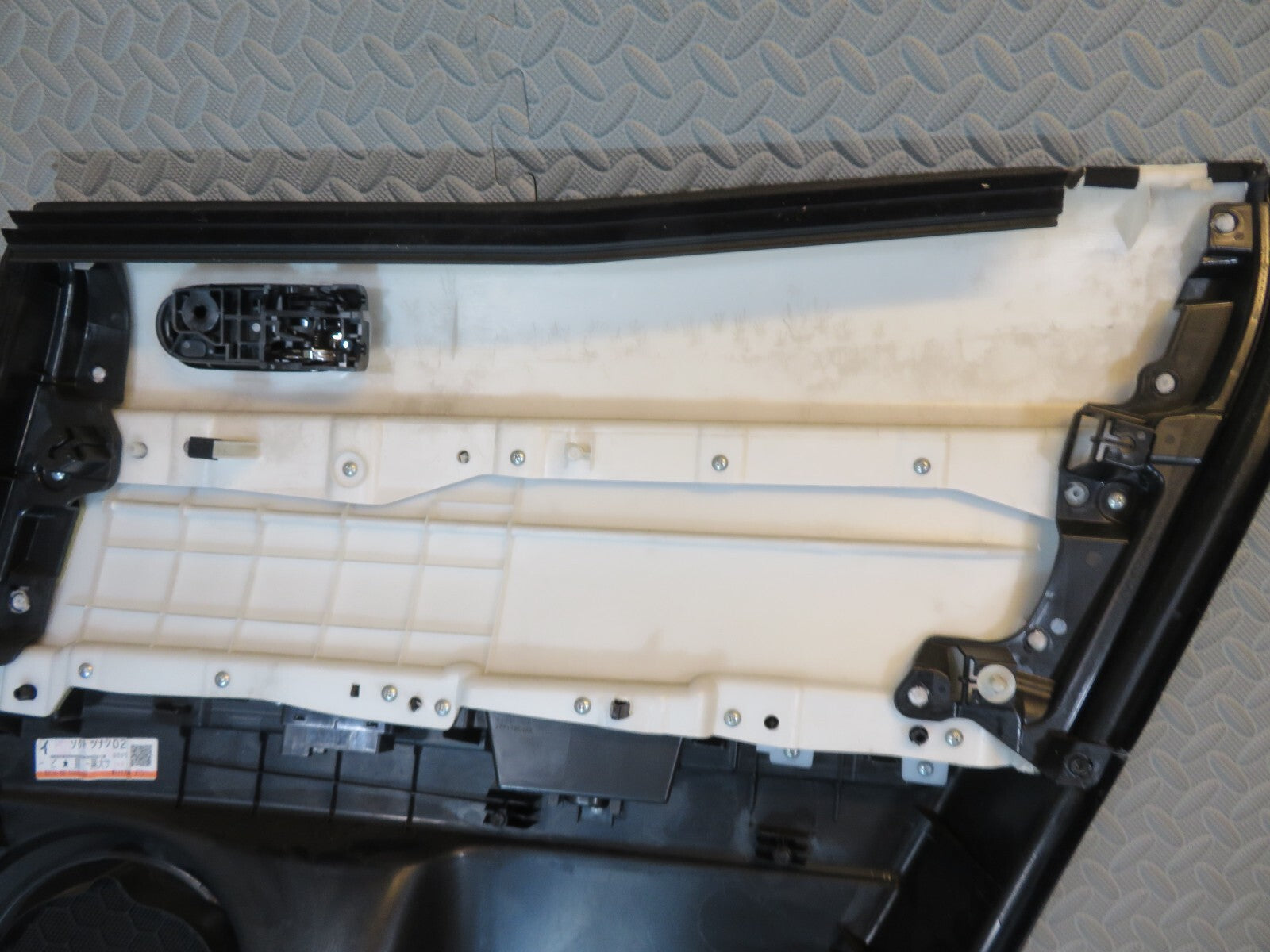 MAZDA CX7 NSR DOOR CARD 2010-2012