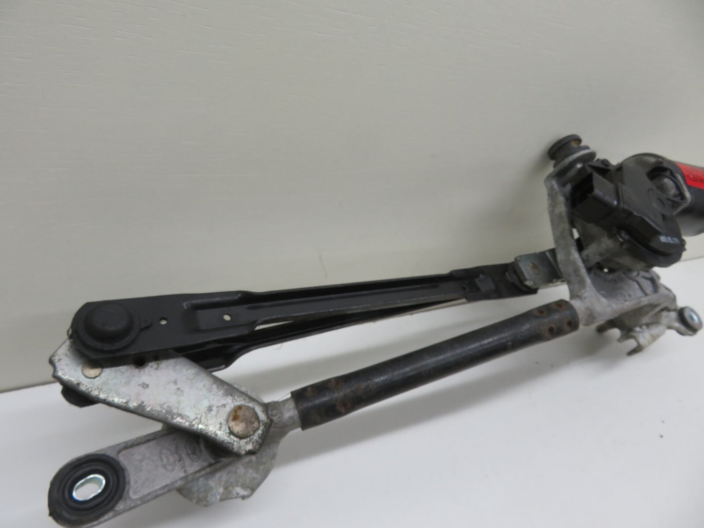 HYUNDAI I40 FRONT WIPER MOTOR LINKAGE 98100-3Z900 2011-2015 A583-2