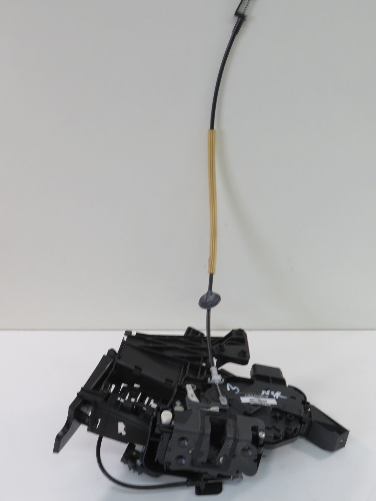 FORD C-MAX NSR LEFT REAR DOOR LOCK CATCH 3M5A-R26413-ES 2006-2010 1401-3