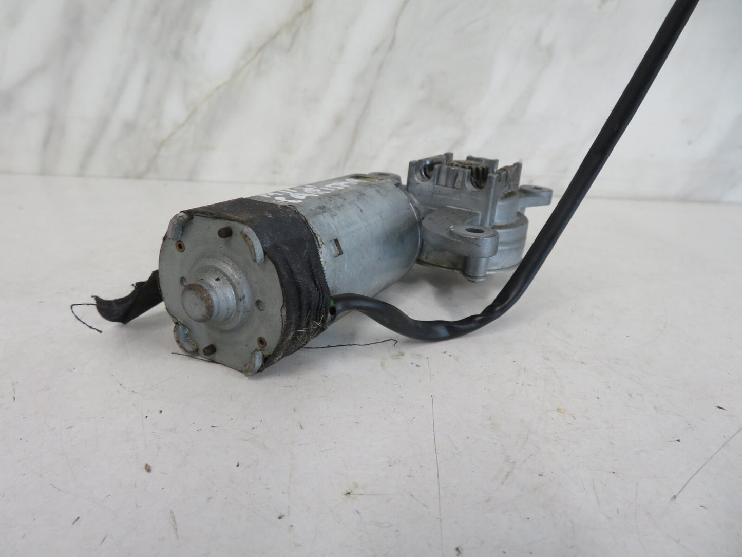MITSUBISHI CARISMA SUN ROOF MOTOR 404.142  MIX1644-5