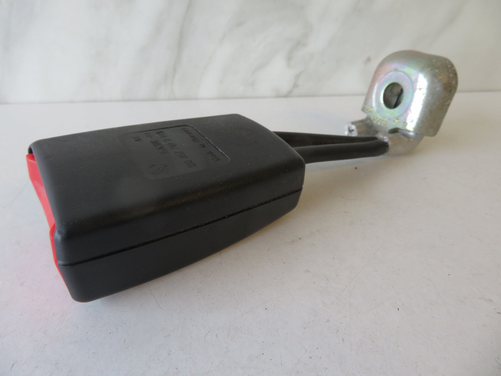 VOLKSWAGEN VW PASSAT B5.5 OSR SEAT BELT BUCKLE 3B0857740D 01-05 AMS1348