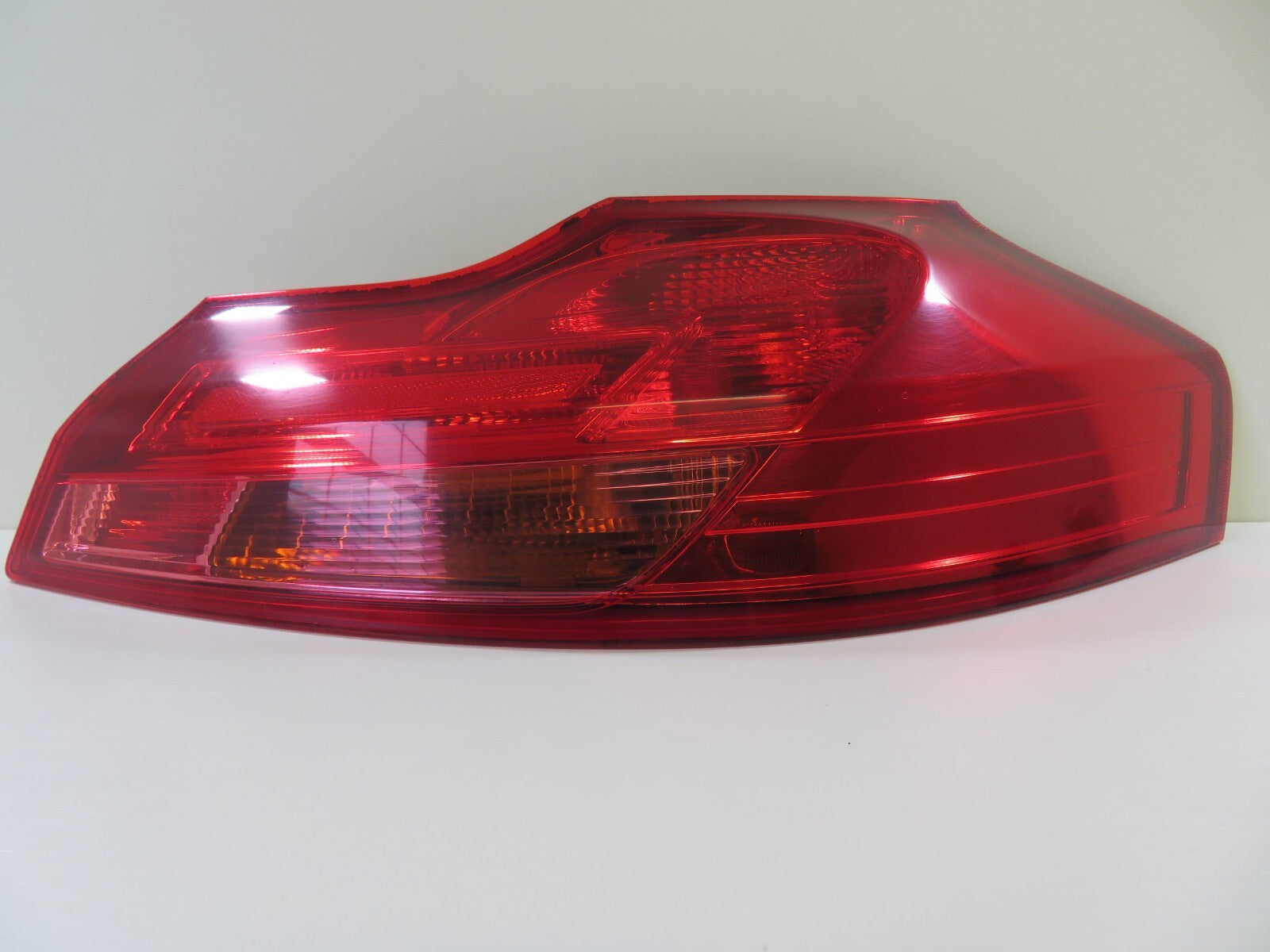 VAUXHALL INSIGNIA ESTATE OSR DRIVER REAR TAIL LIGHT 13226857 2008-2013 NSBK1730