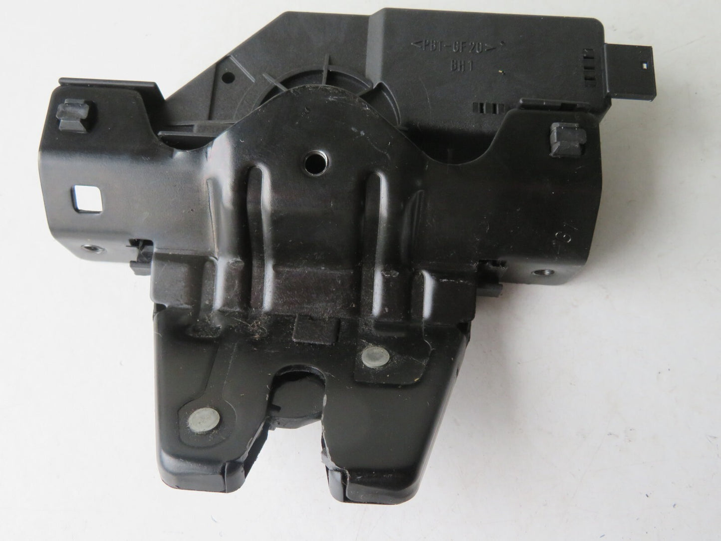 BMW E46 SALOON TAILGATE BOOT LOCK CATCH 8196401 1998-2006 A1242-9