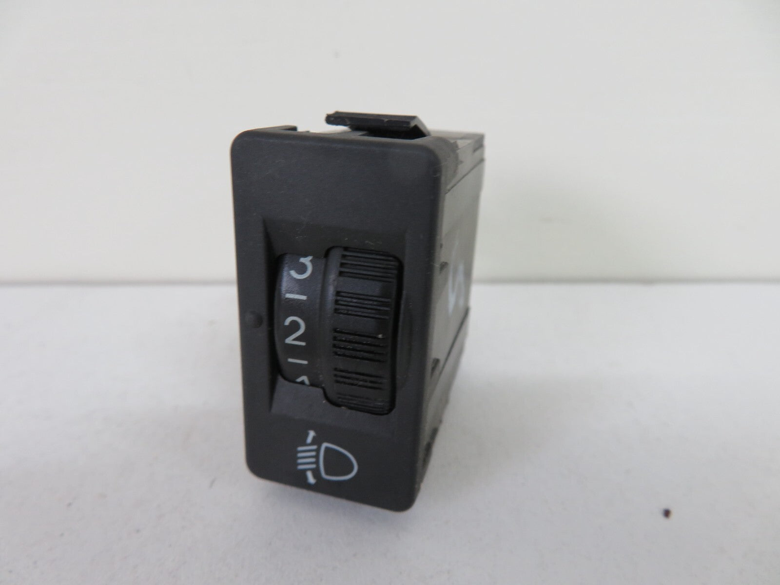 FIAT SCUDO HEADLIGHT LEVEL SWITCH 2007-2016 1514-8