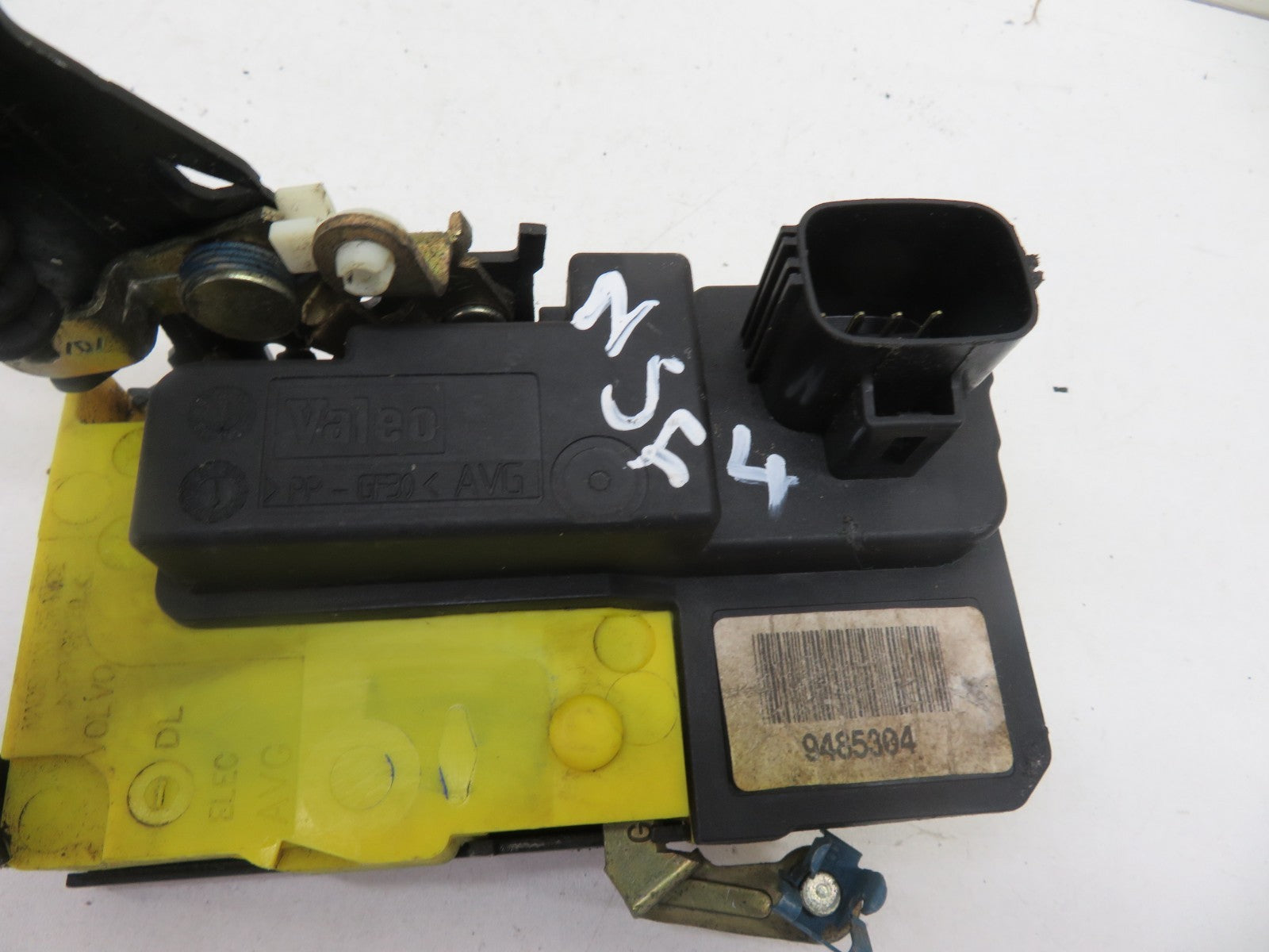 VOLVO V70 MK2 NSF PASSENGER FRONT DOOR LOCK CATCH 2000-2007 1241-4