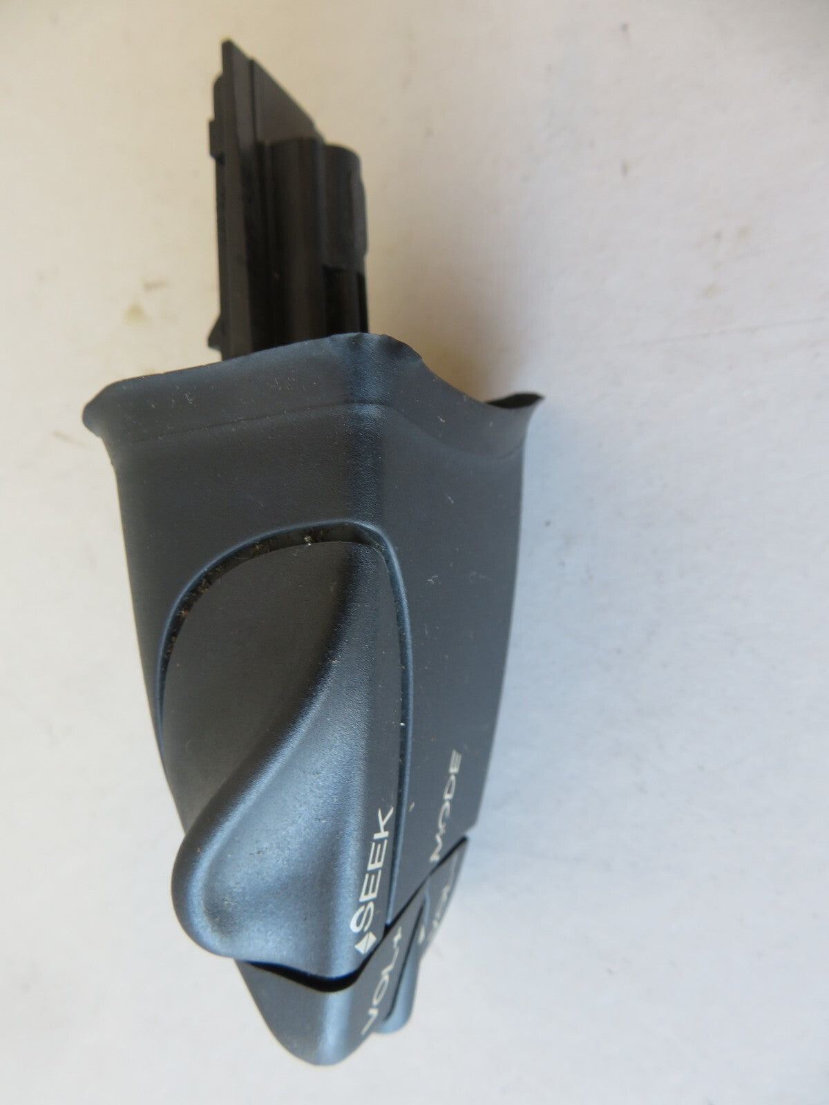 FORD MONDEO MK3 STEERING WHEEL VOLUME CONTROLS  98AB14K147AC 2001-2007 RA04