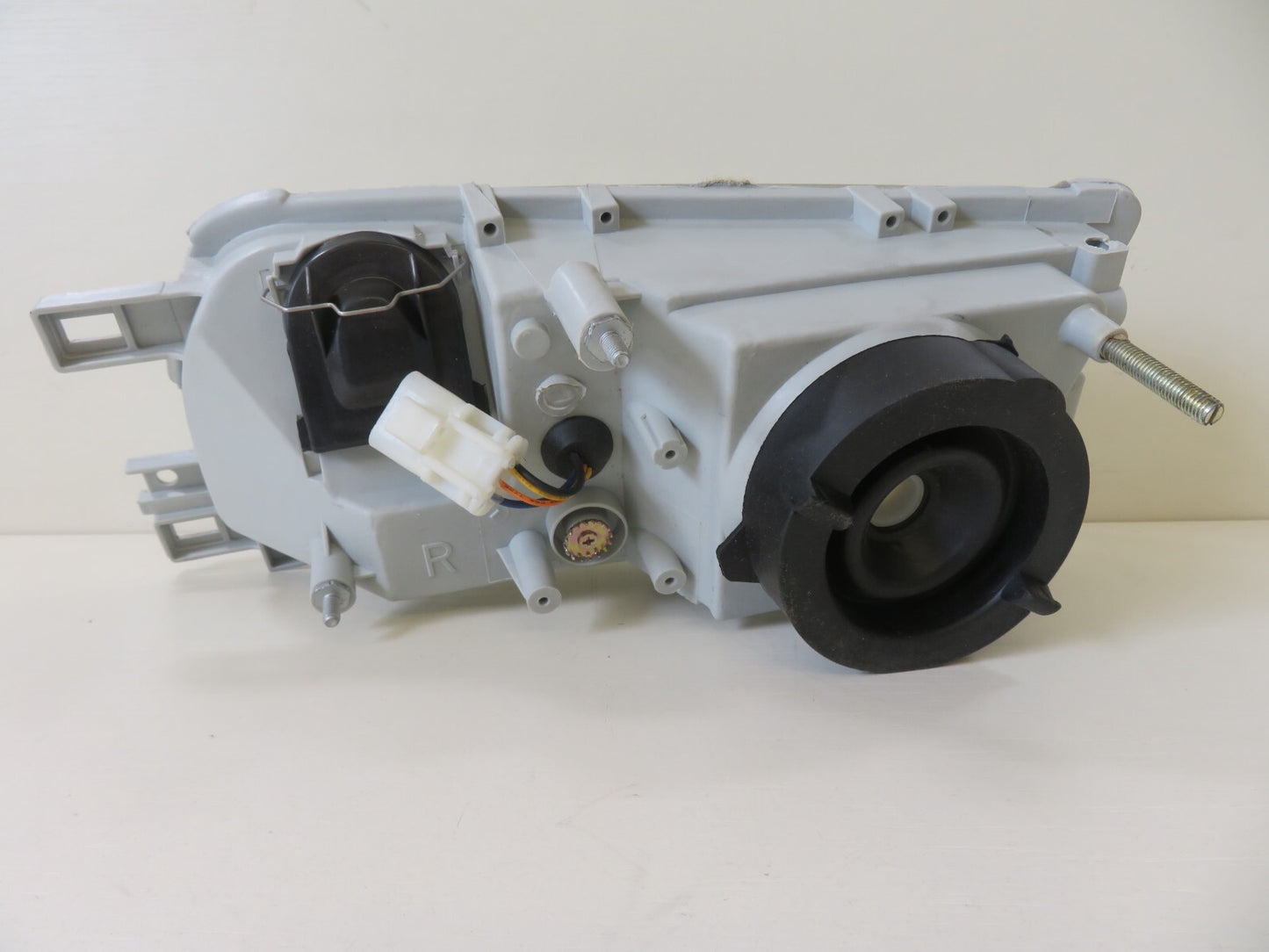 OS DRIVER RH DEPO HEADLIGHT FOR NISSAN PRIMERA 1996-1999 (SEE PHOTOS) 303R