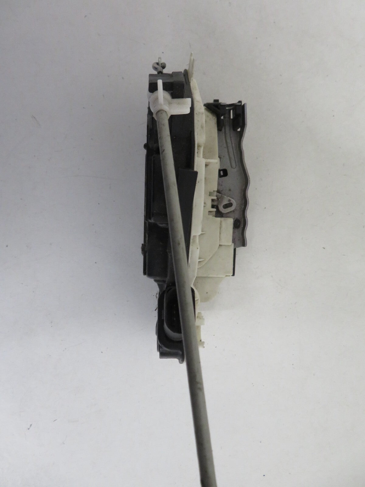 VOLKSWAGEN VW SCIROCCO MK2 OSF DOOR LOCK CATCH 5N2837016A 2009-2016 STMIX1458-4